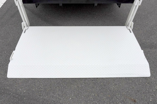 三菱ふそう キャンター 小型 平ボディ 2PG-FDA50(113657) 7枚目