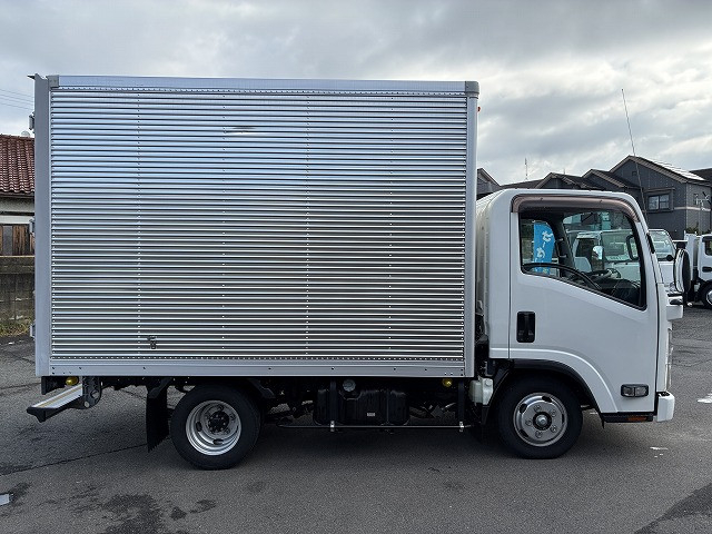 いすゞ エルフ 小型 バン TRG-NLR85AN(113965) 5枚目