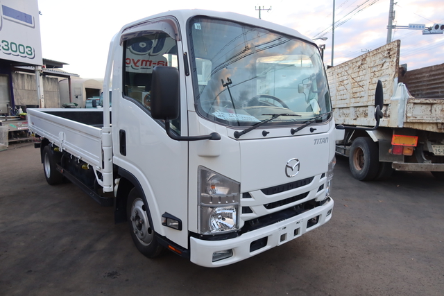 マツダ タイタン 小型 平ボディ TRG-LLR85AR(108241) 1枚目