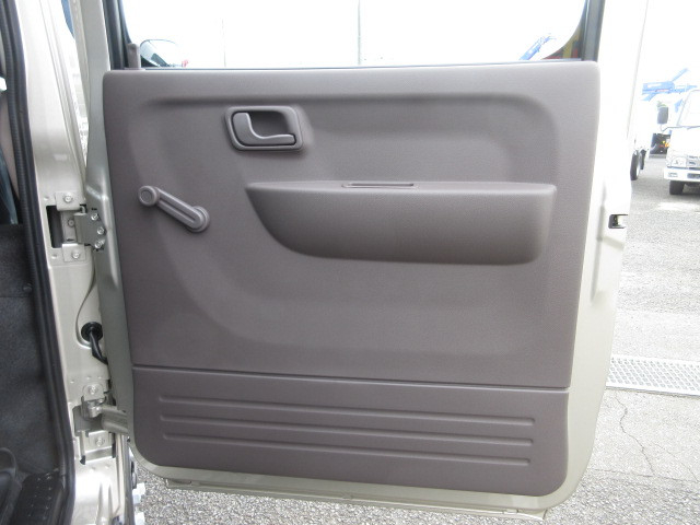 三菱ふそう キャンター 小型 Wキャブ 2RG-FBA20(101506) 29枚目
