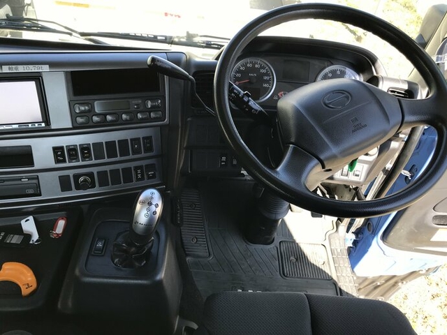 日野 プロフィア 大型 トラクタ LDG-SS1EKAA(10305) 7枚目