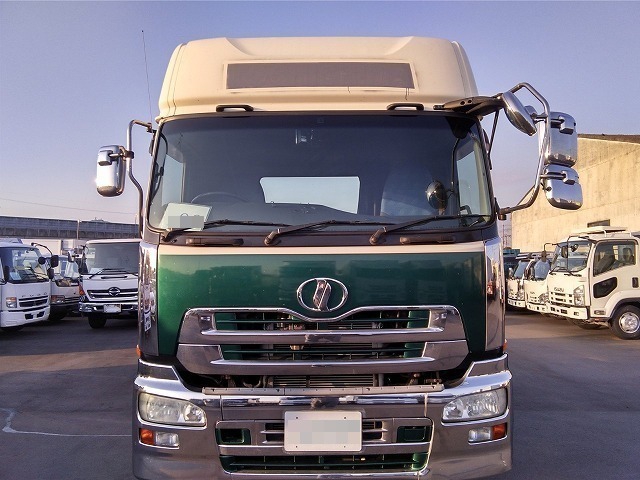 UDトラックス（日産） クオン 大型 トラクタ ADG-GK4XAB(8924) 7枚目