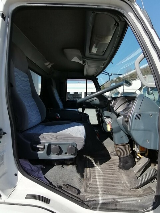 UDトラックス（日産） コンドル 中型 冷蔵冷凍バン BDG-MK36C(5466) 46枚目