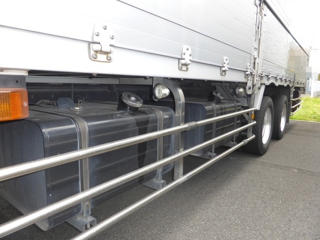 UDトラックス（日産） クオン 大型 ウィング PKG-CG4ZA(2353) 21枚目