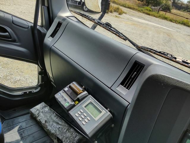 いすゞ ギガ 大型 冷蔵冷凍バン QPG-CYJ77B(9387) 57枚目
