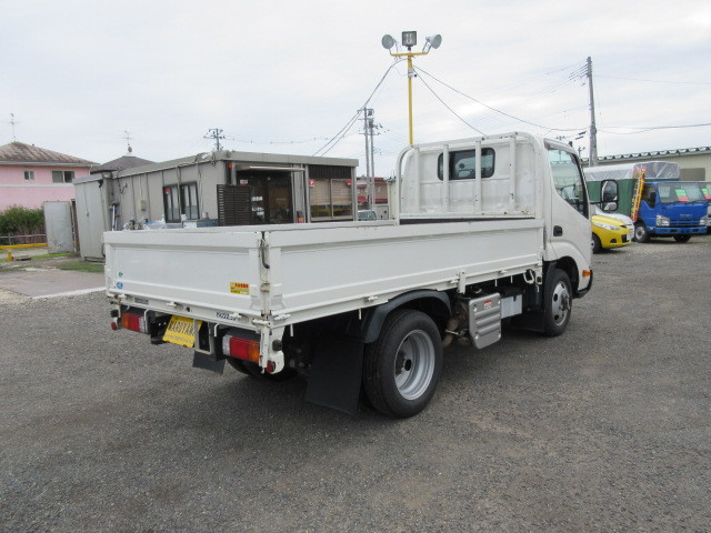 トヨタ ダイナ 小型 平ボディ 2DG-XZC675(112258) 4枚目