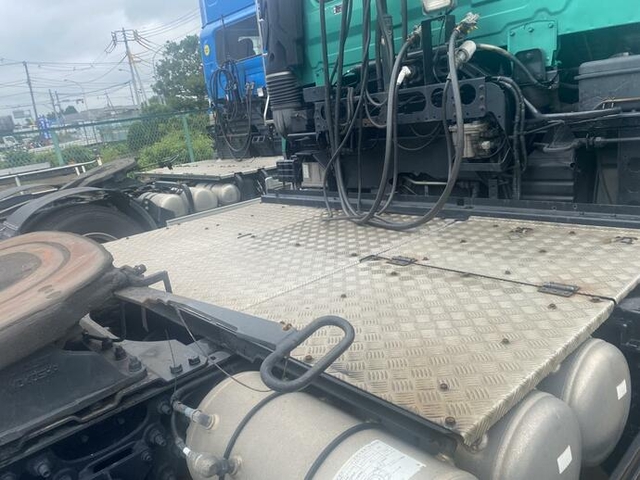 UDトラックス（日産） クオン 大型 トラクタ PKG-GK4XAB(11836) 8枚目