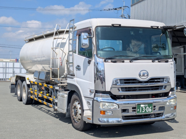 Nissan UD quon Large Bulk truck QKG-CD5ZL(109823) 3枚目