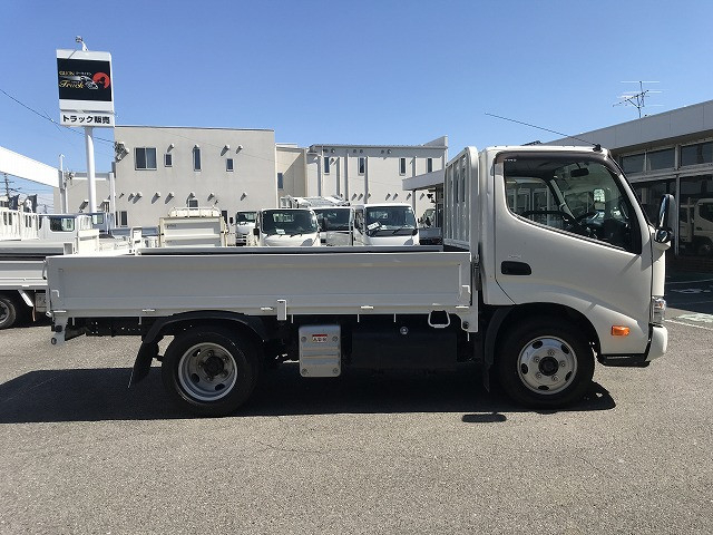 日野 デュトロ 小型 平ボディ 2RG-XZU605M(112876) 8枚目