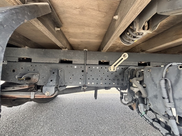 いすゞ エルフ 小型 平ボディ 2RG-NPR88YN(107843) 23枚目
