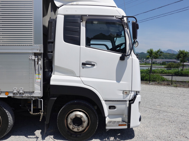 UDトラックス（日産） クオン 大型 ウィング 2PG-CG5CA(110340) 4枚目