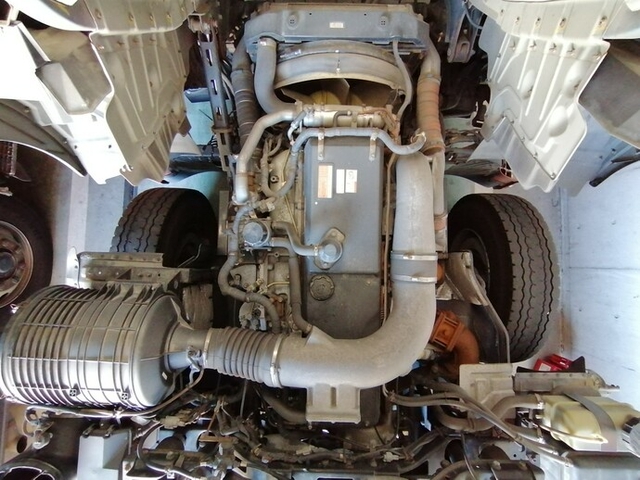UDトラックス（日産） クオン 大型 トラクタ AKG-GK4XAB(5652) 45枚目