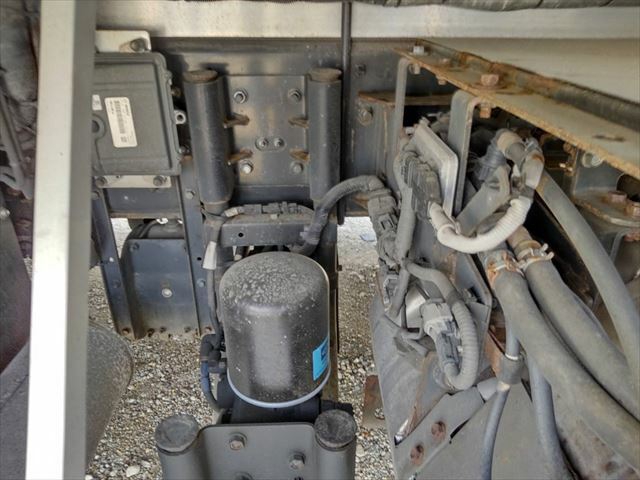 いすゞ ギガ 大型 冷蔵冷凍バン QPG-CYJ77B(9387) 19枚目