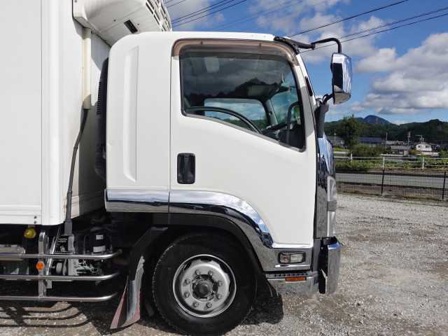 いすゞ フォワード 増トン 冷蔵冷凍バン LKG-FTR90T2(112004) 4枚目