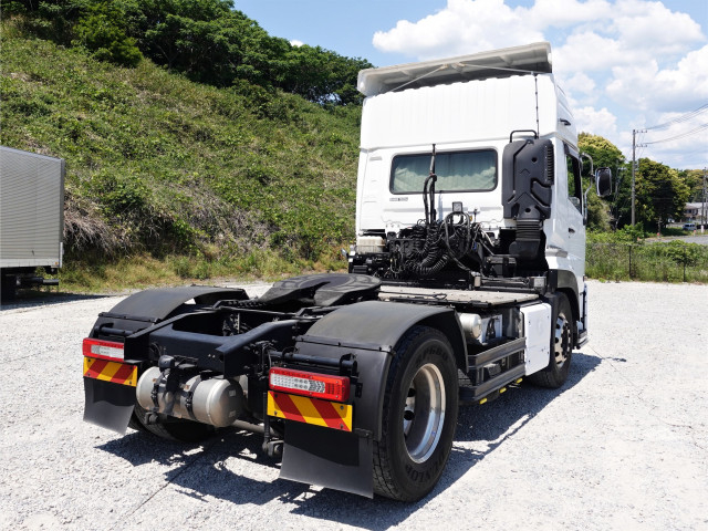 UDトラックス（日産） クオン 大型 トラクタ 2PG-GK5AAD(110384) 9枚目
