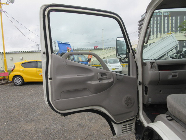 トヨタ ダイナ 小型 バン BDG-XZU508V(109087) 25枚目