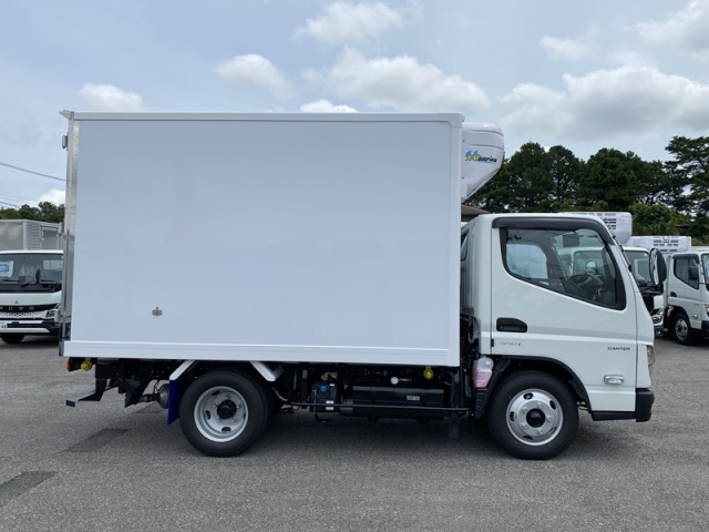 三菱ふそう キャンター 小型 冷蔵冷凍バン 2RG-FBAV0(111076) 5枚目