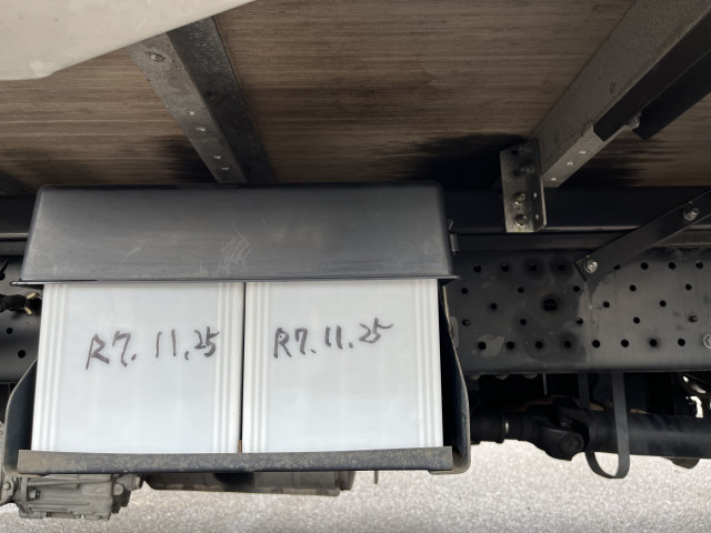 いすゞ エルフ 小型 バン 2RG-NLR88AN(112389) 30枚目