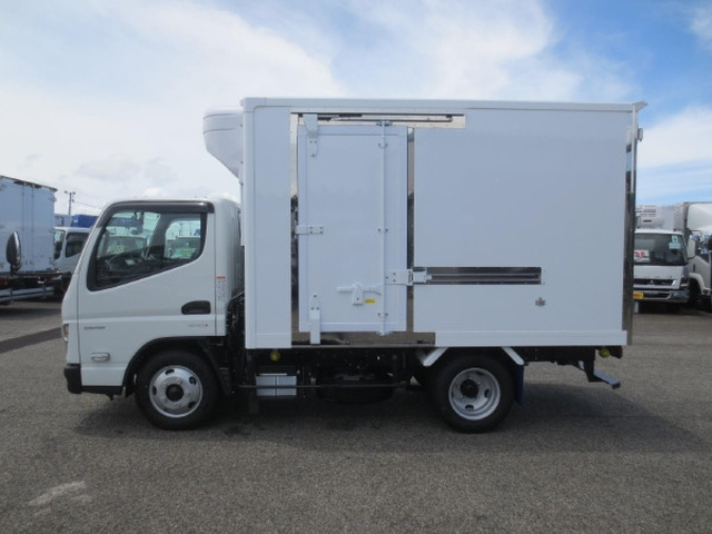 三菱ふそう キャンター 小型 冷蔵冷凍バン 2RG-FBAV0(107639) 9枚目