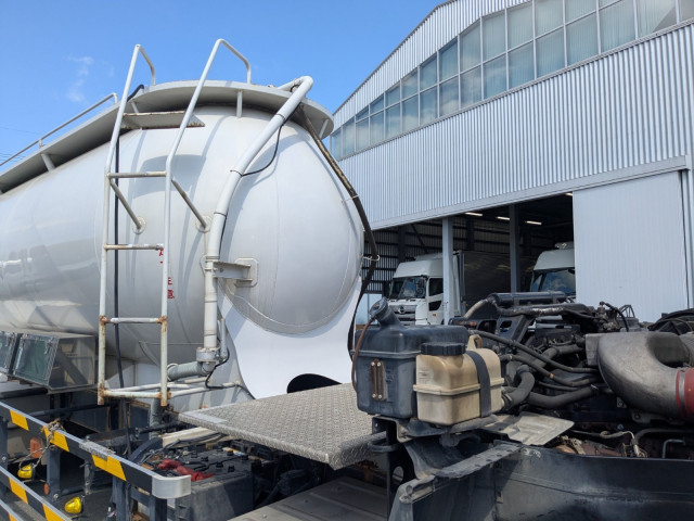 Nissan UD quon Large Bulk truck QKG-CD5ZL(109823) 43枚目