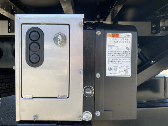 三菱ふそう ファイター 中型 ウィング 2KG-FK65F(104723) 12枚目