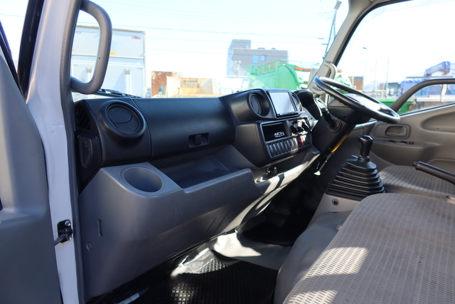 トヨタ トヨエース 小型 平ボディ TKG-XZC605(108245) 49枚目