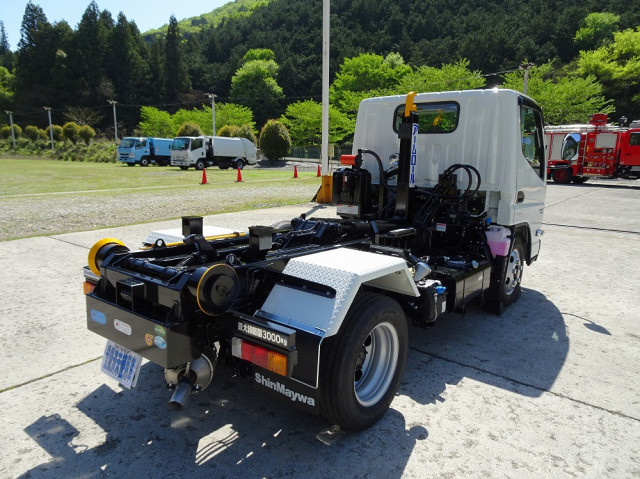 三菱ふそう キャンター 小型 コンテナ専用車 2RG-FBAV0(108121) 2枚目
