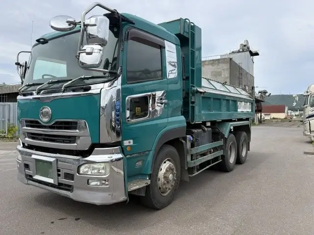 日産自動車 クオン 大型 土砂ダンプ QKG-CW5XL(111280) 1枚目
