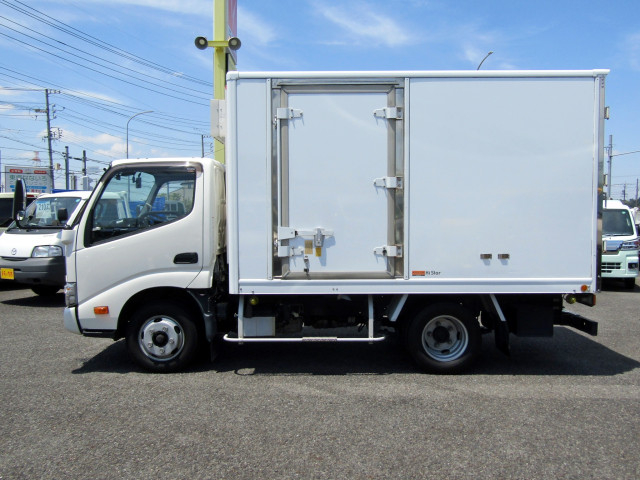 トヨタ ダイナ 小型 冷蔵冷凍バン 2RG-XZU605(92130) 3枚目