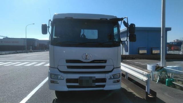 UDトラックス（日産） ビッグサム 大型 トラクタ ADG-GK4XAB(2705) 2枚目