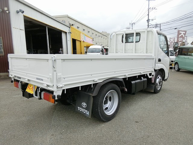 トヨタ トヨエース 小型 平ボディ PB-XZU301(111748) 2枚目