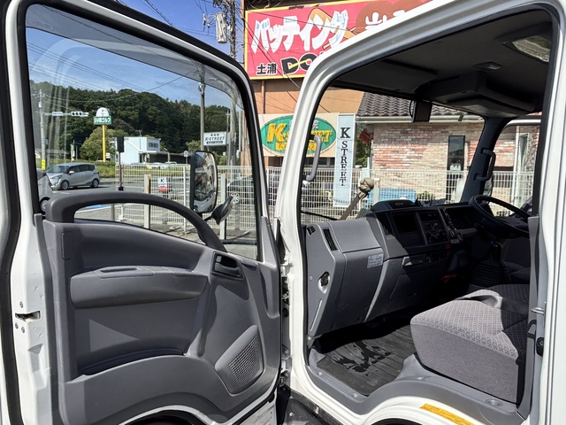 いすゞ エルフ 小型 バン 2RG-NLR88AN(107836) 62枚目