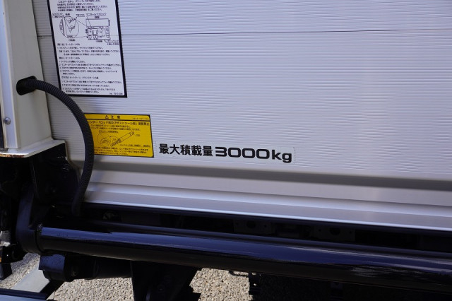 いすゞ エルフ 小型 バン 2RG-NPR88AN(113346) 31枚目