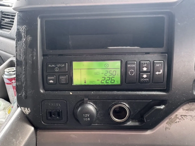 日産自動車 クオン 大型 冷蔵冷凍バン 2PG-CD5CA(113760) 34枚目