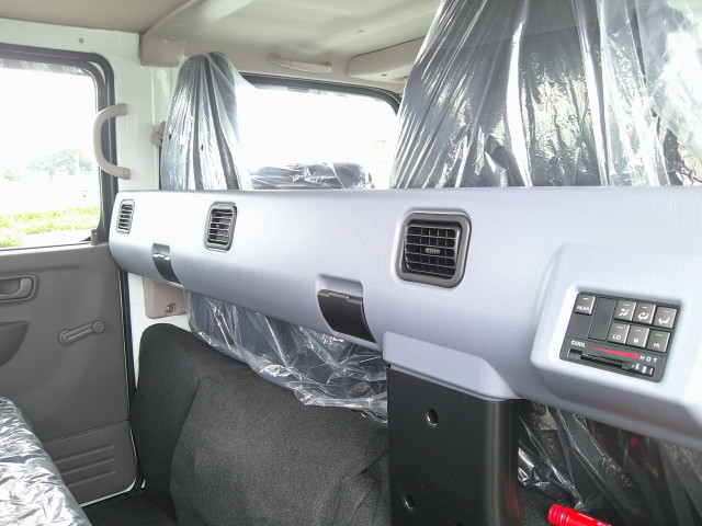 Mitsubishi Fuso canter Small Double cab 2RG-FBA20(105856) 25枚目