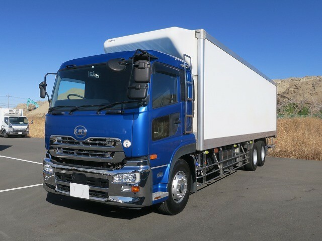 UDトラックス（日産） クオン 大型 冷蔵冷凍バン QPG-CD5ZA(39218) 2枚目
