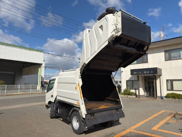 日野 デュトロ 小型 塵芥車（プレス式） 2RG-XZU605X(113896) 8枚目