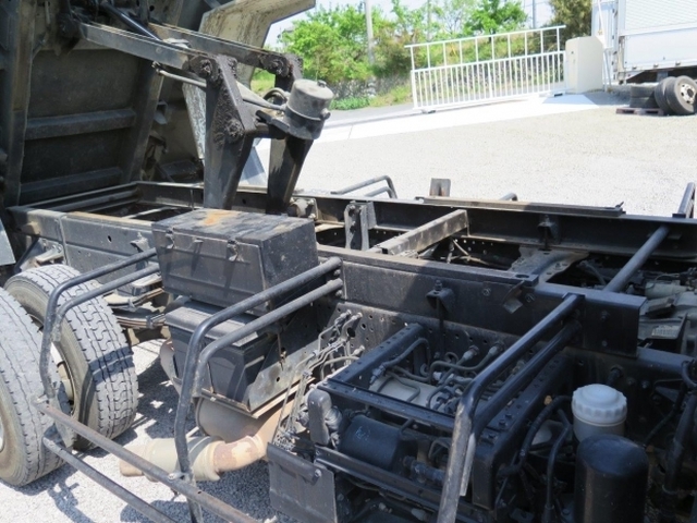 いすゞ エルフ 小型 バン BDG-NKR85(6725) 10枚目