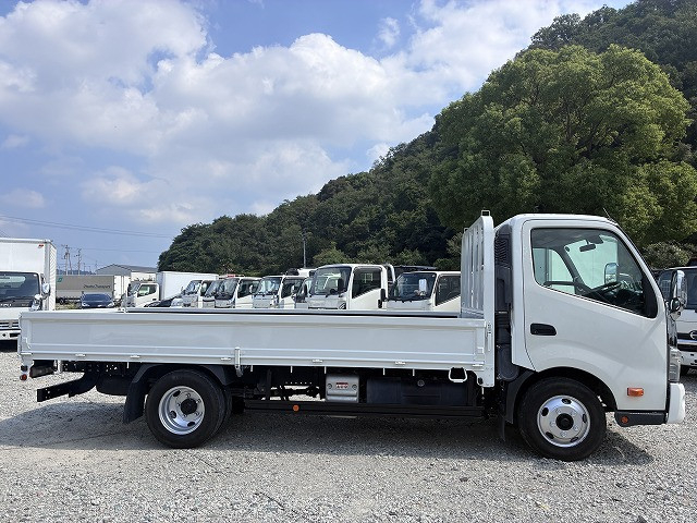 トヨタ トヨエース 小型 平ボディ 2RG-XZC710(112265) 5枚目