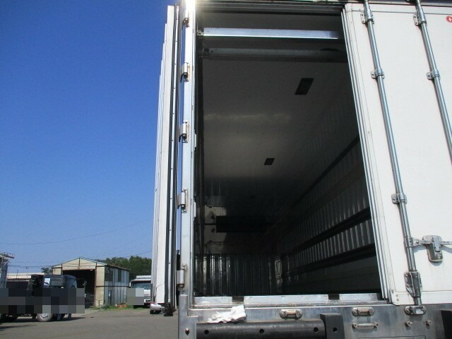 UDトラックス（日産） クオン 大型 冷蔵冷凍バン PKG-CD4ZA(6797) 32枚目