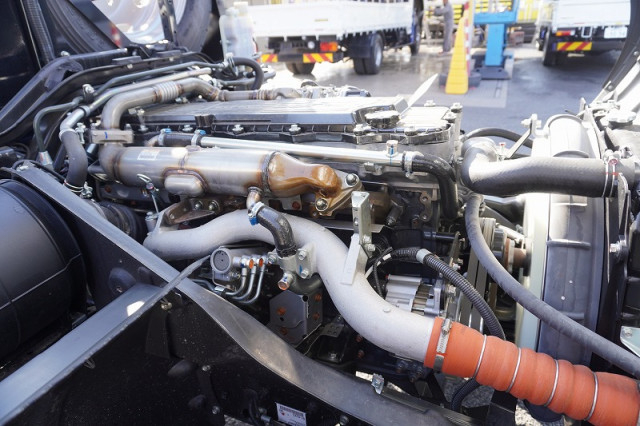 三菱ふそう ファイター 増トン コンテナ専用車 2KG-FK62FZ(107683) 15枚目