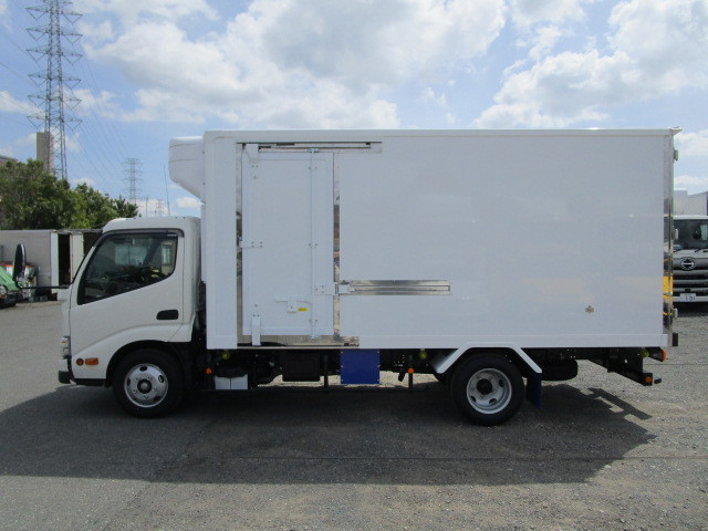 日野 デュトロ 小型 冷蔵冷凍バン 2WG-XZU656M(113591) 5枚目