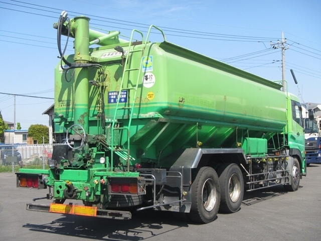 UDトラックス（日産） クオン 大型 粉粒体運搬車 ADG-CW4YL(9668) 4枚目