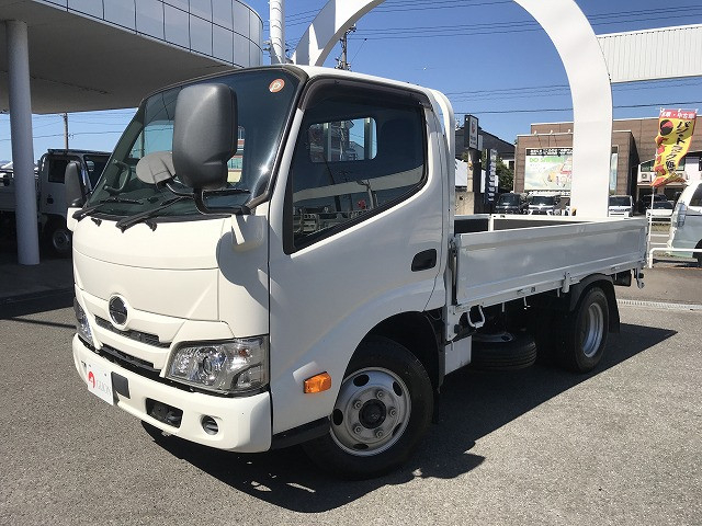 日野 デュトロ 小型 平ボディ 2RG-XZU605M(112876) 1枚目