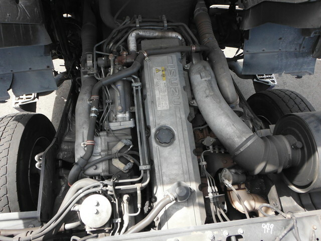 いすゞ ギガ 大型 トラクタ PJ-EXR52G6(7929) 9枚目