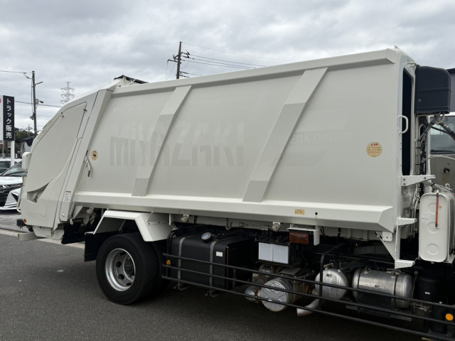 三菱ふそう ファイター 増トン 塵芥車（プレス式） QKG-FK72FZ(112467) 5枚目