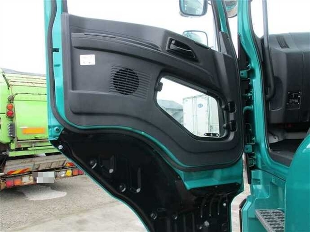 いすゞ ギガ 大型 トラクタ QDG-EXZ52BJ(37770) 9枚目