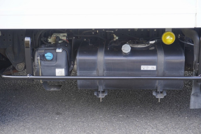 三菱ふそう キャンター 小型 冷蔵冷凍バン TPG-FBA50(111624) 28枚目