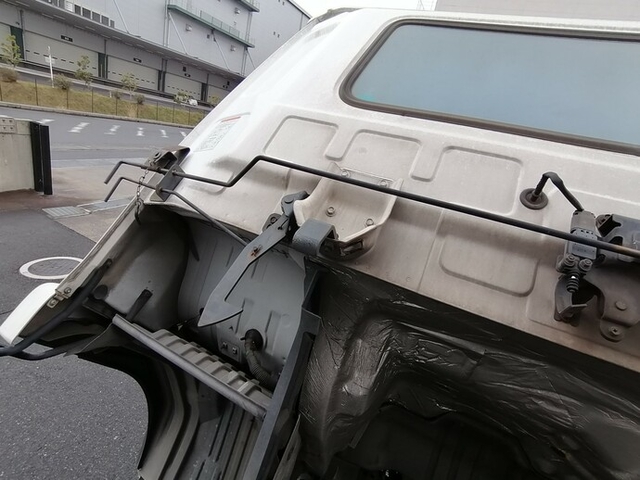 UDトラックス（日産） コンドル 中型 冷蔵冷凍バン PB-MK36A(5519) 68枚目