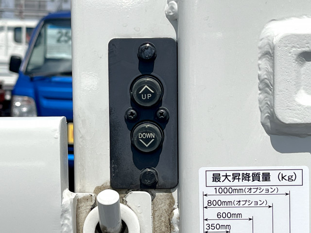 マツダ タイタン 小型 平ボディ 2RG-LKR88AF(105871) 13枚目